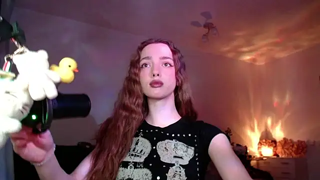 Snapshot of Weeissy chatting on December 2024 09:39:02 PM Weeissy online show from December 2024 09:39:02 PM