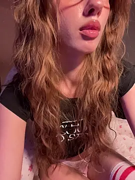 Snapshot of Weeissy chatting on October 2025 09:49:02 PM Weeissy online show from October 2025 09:49:02 PM