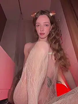 Snapshot of Weeissy chatting on December 2025 08:15:02 PM Weeissy online show from December 2025 08:15:02 PM