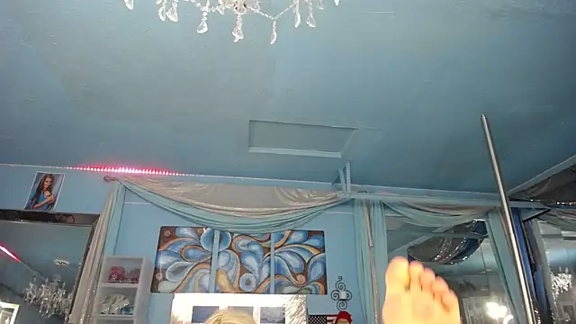 ADRIANNA FOX online show from March 2026 07:15:01 AM