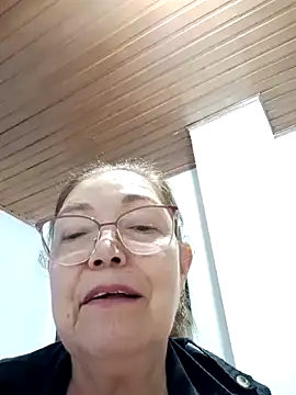 Vicky Rosse online show from March 2025 08:42:02 PM