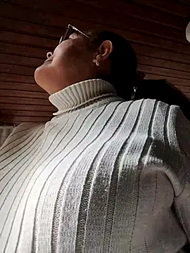 Snapshot of Vicky_Rosse chatting on April 2026 08:31:01 PM Vicky Rosse online show from April 2026 08:31:01 PM