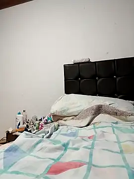 Snapshot of Vicky_Rosse chatting on April 2026 05:17:01 PM Vicky Rosse online show from April 2026 05:17:01 PM