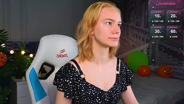 Ramona    online show from October 2025 06:10:01 AM