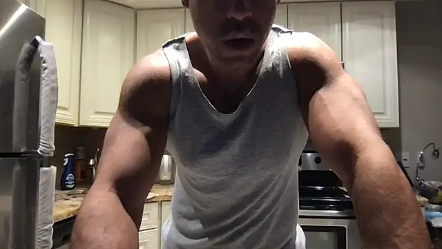 Snapshot of BigGuyMuscle chatting on June 2026 10:57:01 PM BigGuyMuscle online show from June 2026 10:57:01 PM