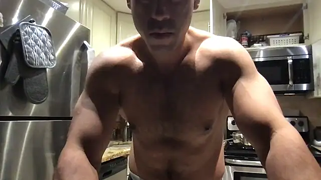 Snapshot of BigGuyMuscle chatting on June 2026 03:22:02 AM BigGuyMuscle online show from June 2026 03:22:02 AM
