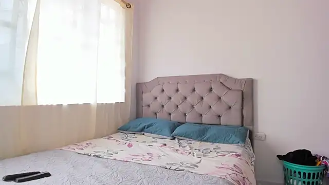 andrea hills online show from February 2025 04:54:01 PM