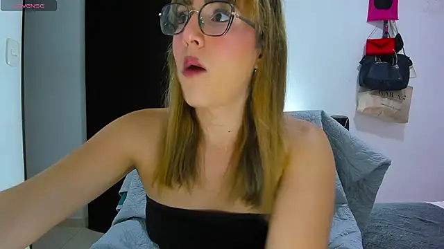 andrea hills online show from July 2026 10:27:02 PM
