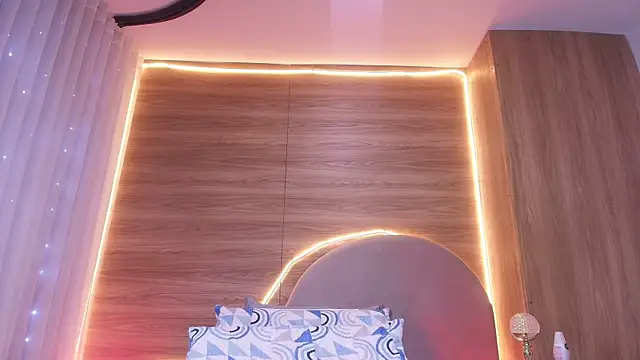 alexaa walker online show from April 2026 12:34:02 PM