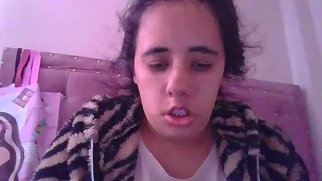 annarose19 online show from February 2026 08:35:02 PM