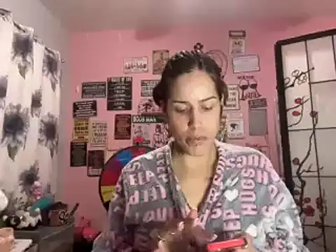 Snapshot of latinacubana chatting on January 2025 09:46:01 AM latinacubana online show from January 2025 09:46:01 AM