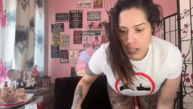 Snapshot of latinacubana chatting on February 2025 08:58:01 PM latinacubana online show from February 2025 08:58:01 PM