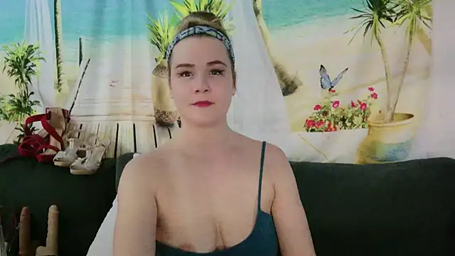 Snapshot of Kellylynn69 chatting on December 2024 01:25:02 AM Kellylynn69 online show from December 2024 01:25:02 AM