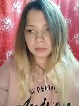 Snapshot of Zuli_Kiska chatting on December 2024 09:04:01 PM Zuli Kiska online show from December 2024 09:04:01 PM