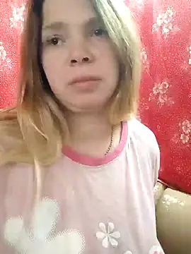 Snapshot of Zuli_Kiska chatting on December 2024 12:06:01 PM Zuli Kiska online show from December 2024 12:06:01 PM