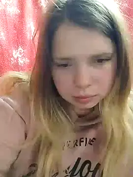 Snapshot of Zuli_Kiska chatting on December 2024 08:08:01 PM Zuli Kiska online show from December 2024 08:08:01 PM