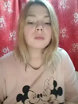 Snapshot of Zuli_Kiska chatting on December 2024 12:06:01 PM Zuli Kiska online show from December 2024 12:06:01 PM
