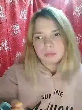 Snapshot of Zuli_Kiska chatting on December 2024 08:58:02 PM Zuli Kiska online show from December 2024 08:58:02 PM