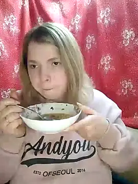 Snapshot of Zuli_Kiska chatting on December 2024 08:47:01 PM Zuli Kiska online show from December 2024 08:47:01 PM