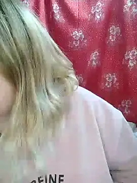 Snapshot of Zuli_Kiska chatting on December 2024 12:15:01 PM Zuli Kiska online show from December 2024 12:15:01 PM