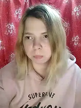 Snapshot of Zuli_Kiska chatting on January 2025 07:18:02 PM Zuli Kiska online show from January 2025 07:18:02 PM