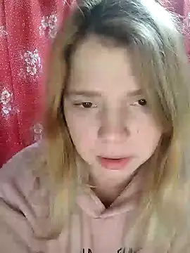 Snapshot of Zuli_Kiska chatting on January 2025 10:22:02 PM Zuli Kiska online show from January 2025 10:22:02 PM