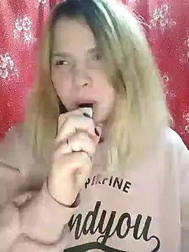 Snapshot of Zuli_Kiska chatting on January 2025 08:43:01 PM Zuli Kiska online show from January 2025 08:43:01 PM
