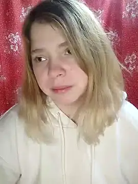 Snapshot of Zuli_Kiska chatting on January 2025 11:44:02 PM Zuli Kiska online show from January 2025 11:44:02 PM