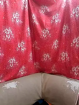 Snapshot of Zuli_Kiska chatting on March 2025 09:18:02 PM Zuli Kiska online show from March 2025 09:18:02 PM