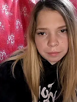 Snapshot of Zuli_Kiska chatting on October 2025 11:11:01 AM Zuli Kiska online show from October 2025 11:11:01 AM