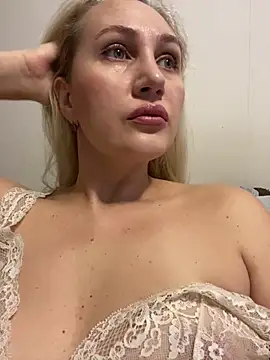 YourBlondee online show from December 2024 02:30:02 AM