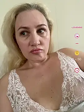 YourBlondee online show from June 2026 01:39:01 AM