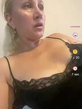 YourBlondee online show from July 2026 01:15:01 PM