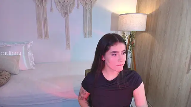 Snapshot of iriswest_ chatting on November 2025 12:10:02 AM iriswest online show from November 2025 12:10:02 AM