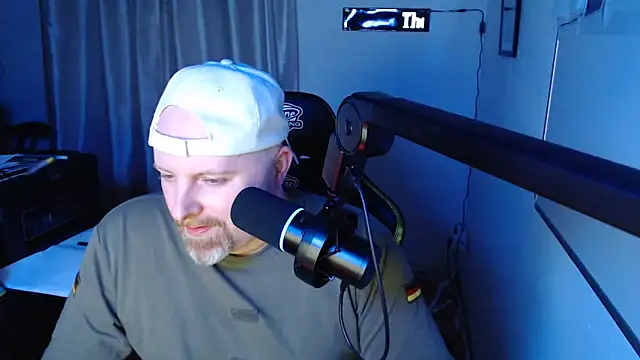 Snapshot of DerPornoPete chatting on December 2024 10:26:02 PM DerPornoPete online show from December 2024 10:26:02 PM