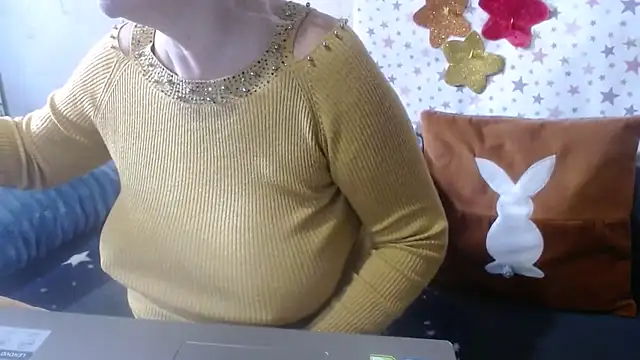 Snapshot of QueenLana chatting on October 2025 05:42:02 AM QueenLana online show from October 2025 05:42:02 AM