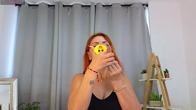 Snapshot of bella__adams chatting on February 2025 08:02:02 PM bella adams online show from February 2025 08:02:02 PM
