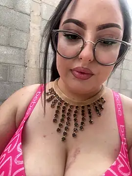 MileyGia online show from June 2026 10:52:02 PM