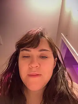 JennKenobi online show from June 2026 12:52:02 PM