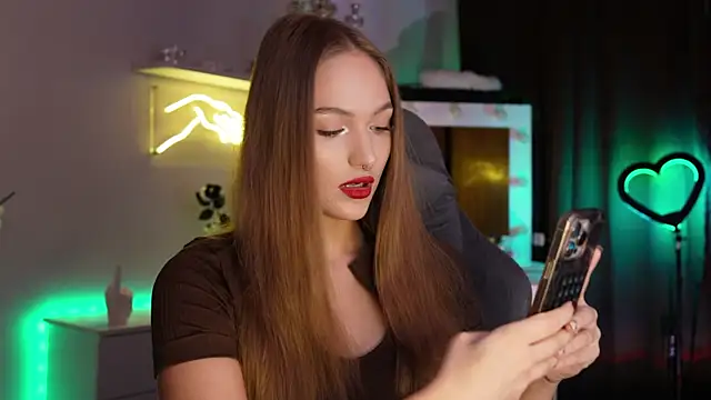 Snapshot of MrsTenderBeast chatting on November 2025 02:39:01 PM MrsTenderBeast online show from November 2025 02:39:01 PM