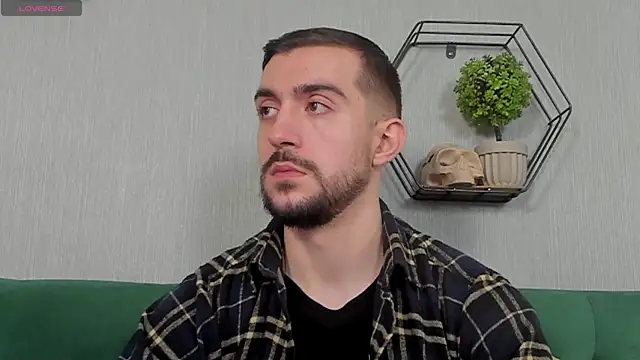 Snapshot of Dylan_Best chatting on October 2025 08:50:02 PM Dylan Best online show from October 2025 08:50:02 PM