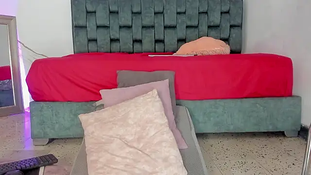 IsiisLovei online show from March 2026 02:54:02 PM