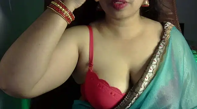 Snapshot of Maalnad_beauty chatting on December 2024 05:31:02 AM Maalnad beauty online show from December 2024 05:31:02 AM