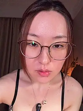 Snapshot of sphynx-_- chatting on July 2026 03:18:01 PM sphynx- - online show from July 2026 03:18:01 PM