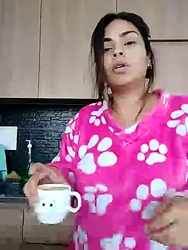 Ivanna2 online show from December 2024 02:05:01 PM