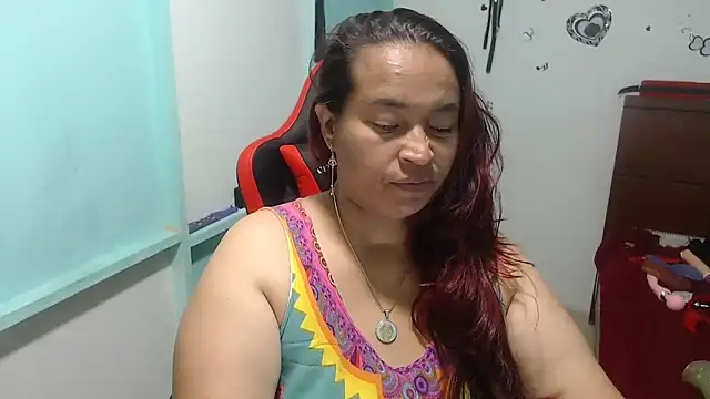 Snapshot of NatalySexxxMilk chatting on December 2025 06:11:01 AM NatalySexxxMilk online show from December 2025 06:11:01 AM