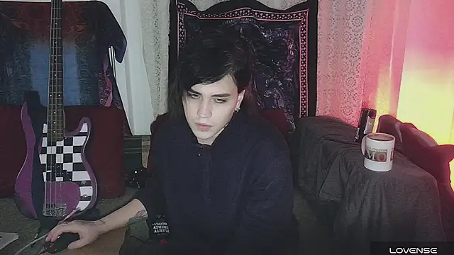 sademobeer online show from December 2025 01:42:01 PM