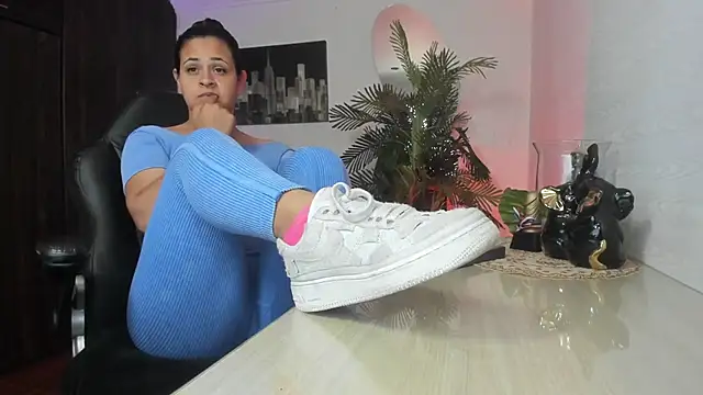 Amaia Bushida online show from April 2026 02:07:01 AM