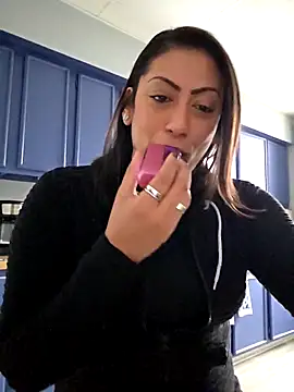 Snapshot of Nikkierosee chatting on March 2026 03:07:02 PM Nikkierosee online show from March 2026 03:07:02 PM