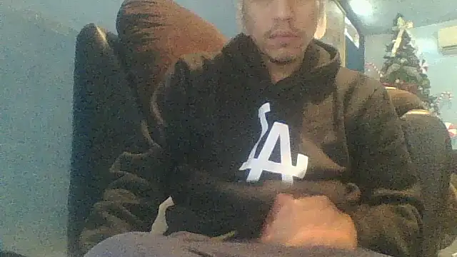 AlexAlejandro13 online show from December 2025 04:02:02 PM